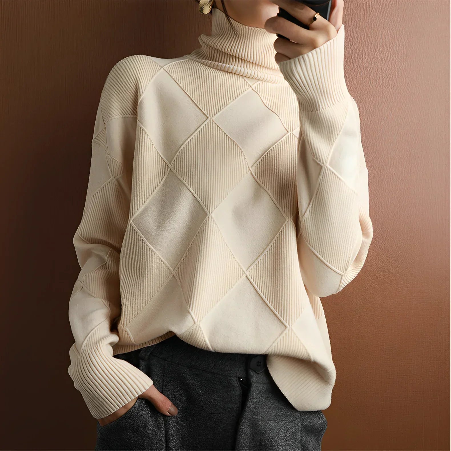 Niobe™ | Structured turtleneck sweater