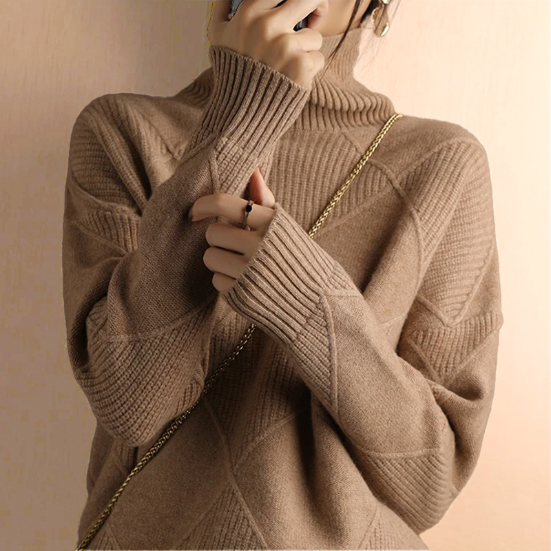 Niobe™ | Structured turtleneck sweater